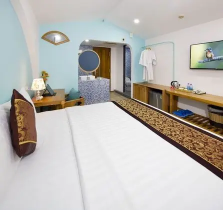 Deluxe Tek Büyük Yataklı Oda, Balkon, Şehir Manzaralı