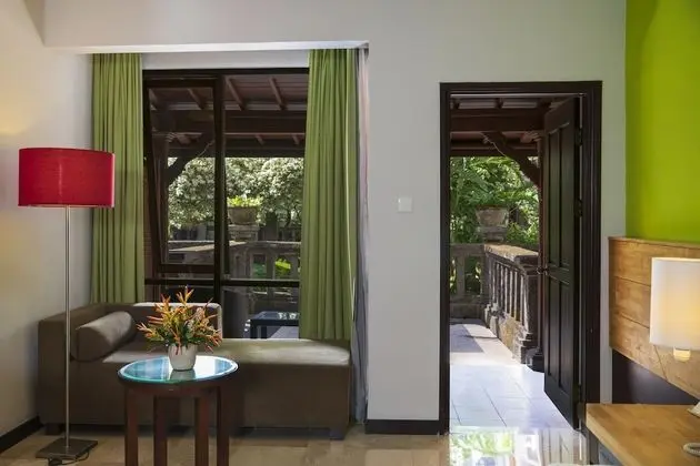 Premier Oda, Balkon (No Children)