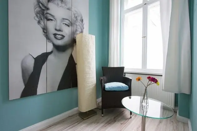 Apart Daire (Schillerpark 6)