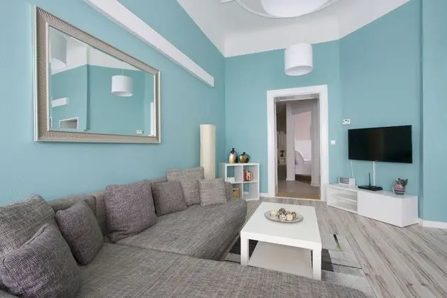 Apart Daire (Schillerpark 6)