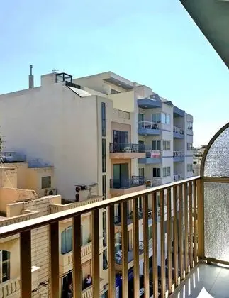 Tek Büyük veya İki Ayrı Yataklı Oda, Balkon, Şehir Manzaralı