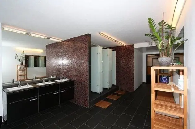 Basic Tek Büyük Yataklı Oda, Ortak Banyo