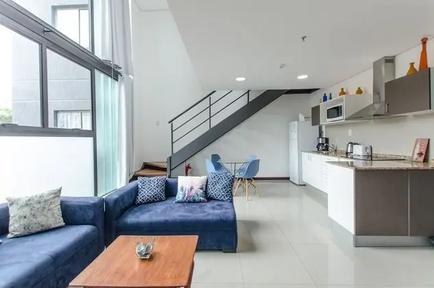 Business Çatı Katı (Loft)