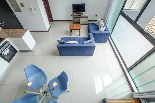 Business Çatı Katı (Loft)