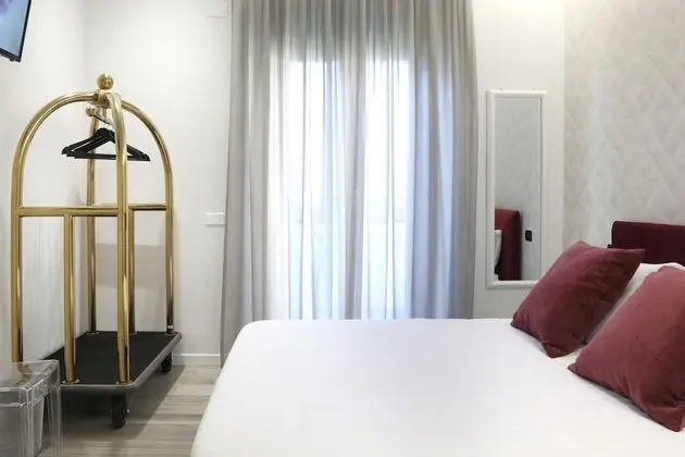 Basic Tek Büyük Yataklı Oda, Avlu Manzaralı