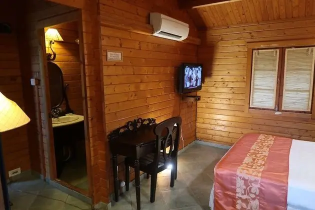 Kır Evi, 1 Büyük (Queen) Boy Yatak ve Çekyat (Suite)