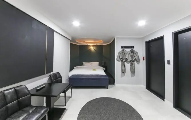 Deluxe Oda (Check-in at 7pm on Sat&Sun)