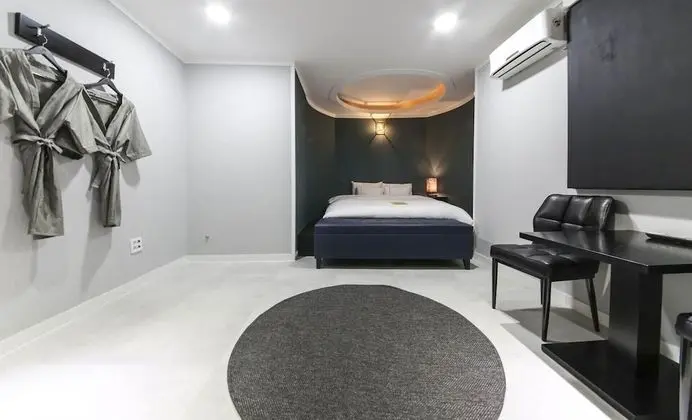 Deluxe Oda (Check-in at 7pm on Sat&Sun)