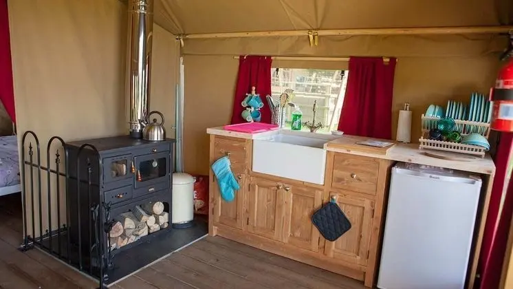 Luxury Family Safari Tent (Primrose)
