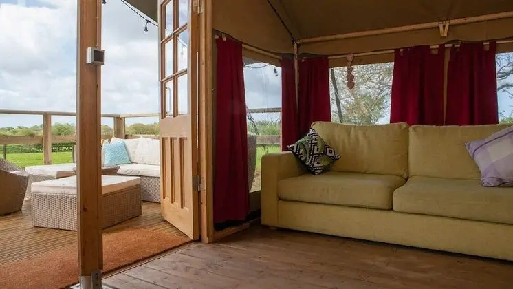 Luxury Family Safari Tent (Primrose)