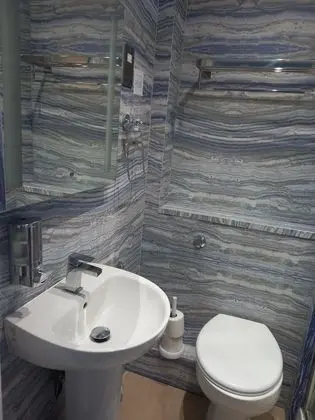 Tek Büyük Yataklı Oda, Banyolu/Duşlu