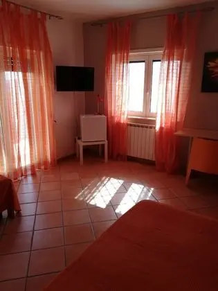 Dört Kişilik Oda, Deniz Manzaralı