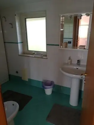 Üç Kişilik Oda, Deniz Manzaralı