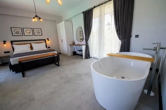 Luxury Suite, Havuz Manzaralı, Küvetli veya Jakuzili