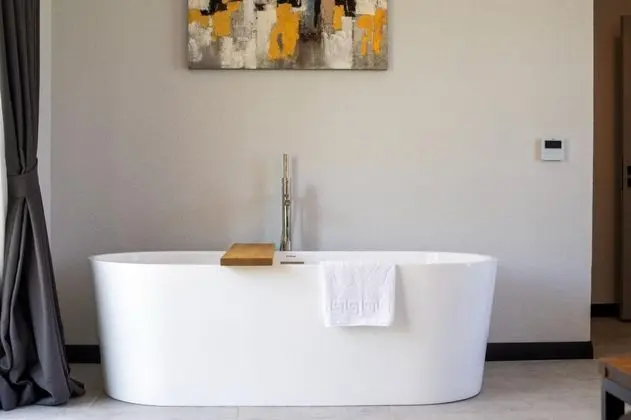 Luxury Suite, Havuz Manzaralı, Küvetli veya Jakuzili