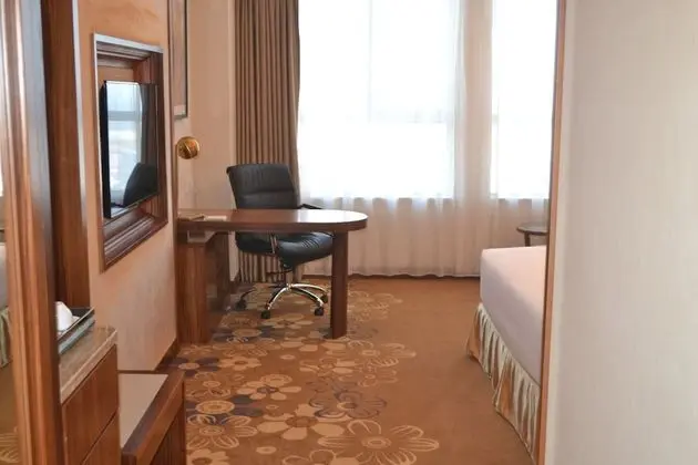 Junior Süit, Sigara İçilmez