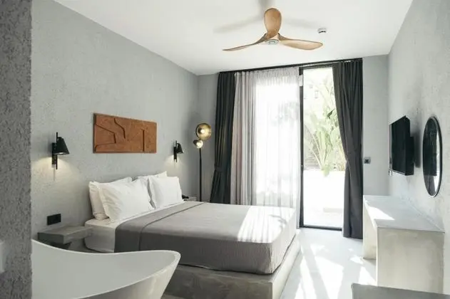 Deluxe Room, Havuz veya Bahçe Manzaralı