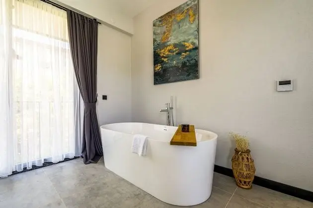 Luxury Tek Büyük Yataklı Oda