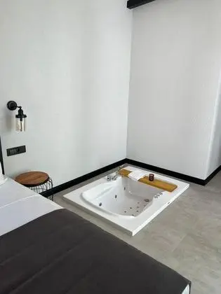Premium Tek Büyük Yataklı Oda