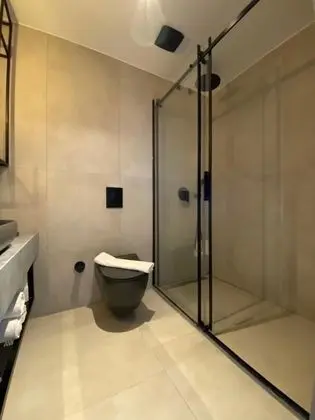Premium Tek Büyük Yataklı Oda
