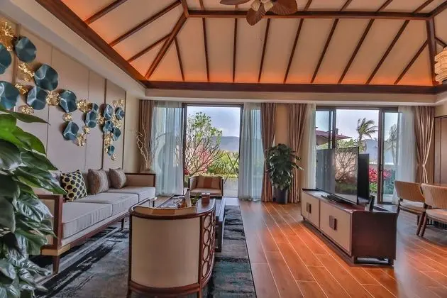 Royal Villa, Kişiye Özel Havuzlu, Avlu