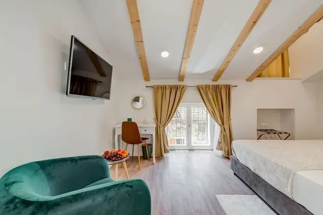 Deluxe Tek Büyük Yataklı Oda