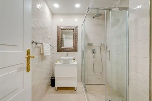 Deluxe Tek Büyük Yataklı Oda (King Room)