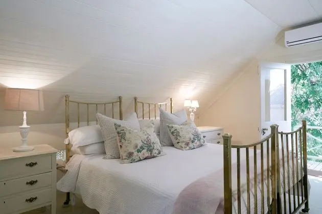 Double/Twin Room with Mountain View