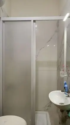 Tek Büyük Yataklı Oda, Ortak Banyo