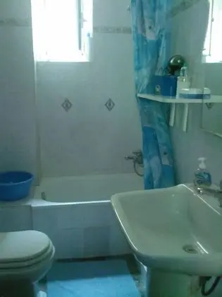 Üç Kişilik Oda, Ortak Banyo