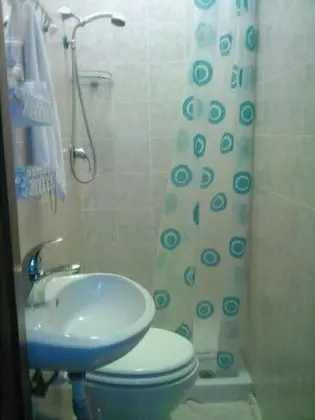 Üç Kişilik Oda, Ortak Banyo