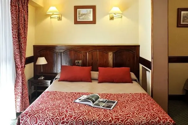 Tek Büyük veya İki Ayrı Yataklı Oda