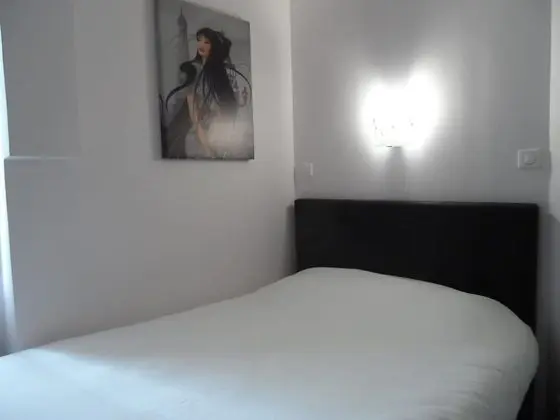 Standard Tek Büyük Yataklı Oda