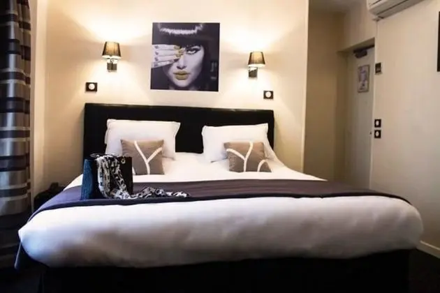 Standard Tek Büyük Yataklı Oda