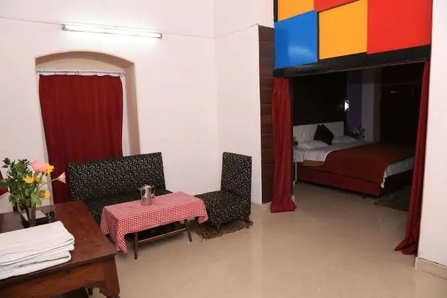 Deluxe Tek Büyük Yataklı Oda, 1 En Büyük (King) Boy Yatak, Sigara İçilebilir
