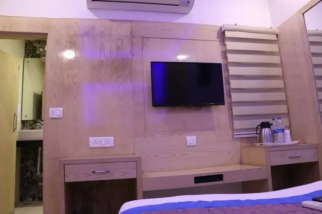 Deluxe Oda, 1 Çift Kişilik Yatak, Sigara İçilebilir