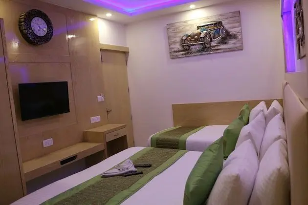Deluxe Üç Kişilik Oda, Sigara İçilebilir