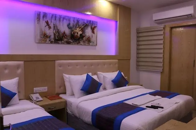 Deluxe Üç Kişilik Oda, Sigara İçilebilir
