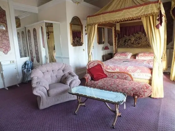Tek Büyük Yataklı Oda (Grand Balcony Room)