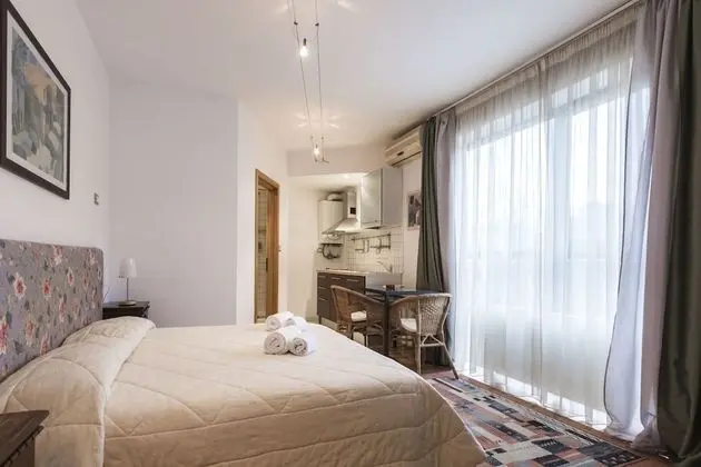 Stüdyo, Mutfak, Bahçe Manzaralı