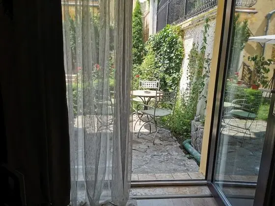Stüdyo, Mutfak, Bahçe Manzaralı