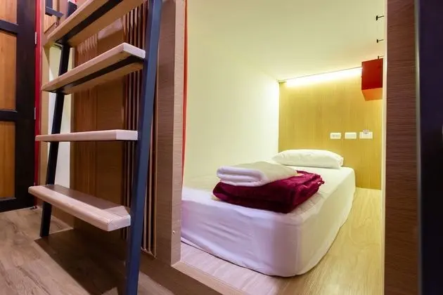 Dorm Bed In Male Dormitory - Standard
