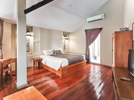 Master King Suite