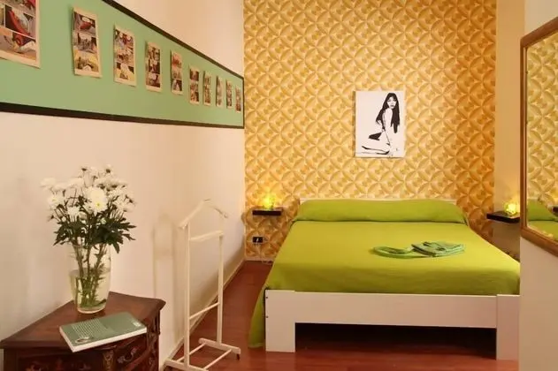 Büyük Yataklı Tek Kişilik Oda