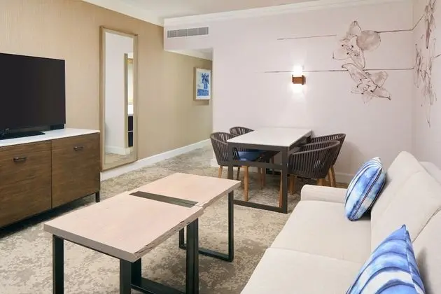Ocean View Suite 1 Bedroom 1 King Bed