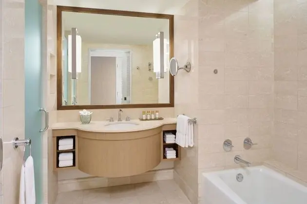 Ocean View Suite 1 Bedroom 1 King Bed