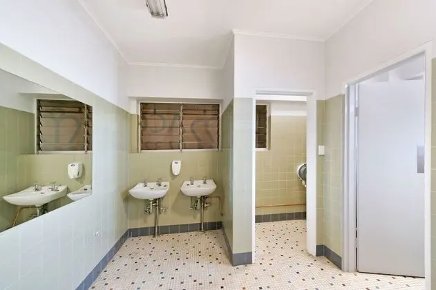 Economy Oda, Ortak Banyo