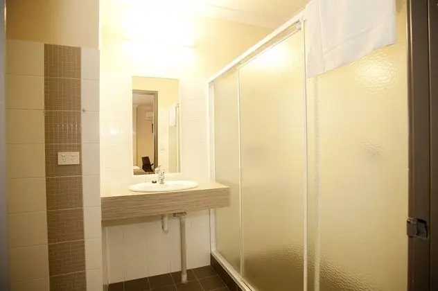 Standard Oda, Birden Çok Yatak, Sigara İçilmez, Banyolu/Duşlu