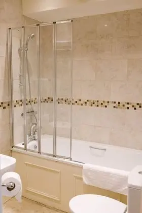 Süit, Banyolu/Duşlu