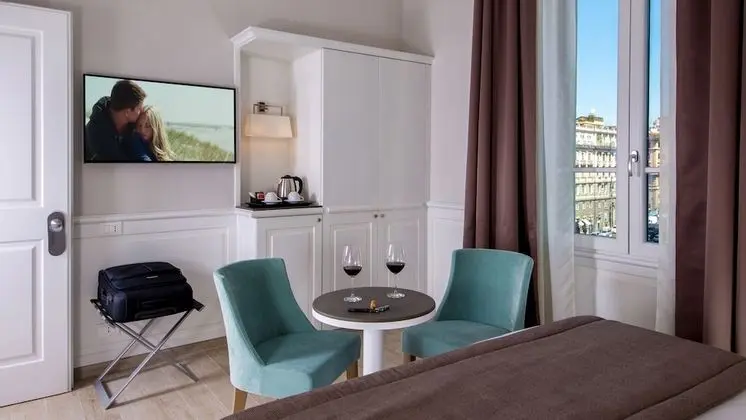 Tek Büyük veya İki Ayrı Yataklı Oda, Şehir Manzaralı